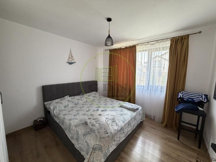 Casă individuală cu 4 camere cu Canalizare în Preajba