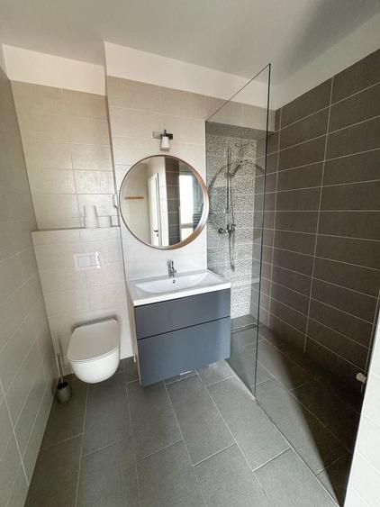 Apartament cu 3 camere decomandat în Dumbrăvița