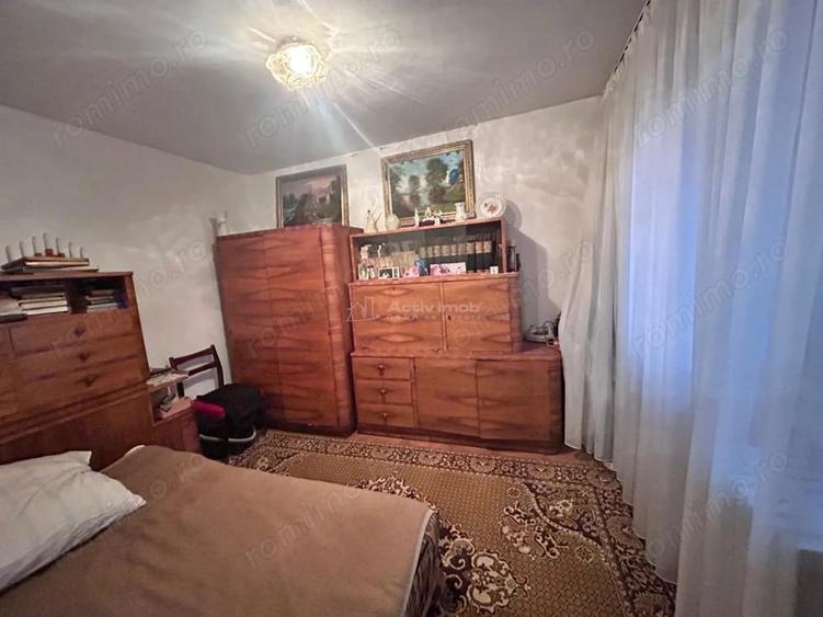 Apartament cu 3 camere semidecomandat în Central