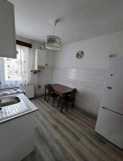 Apartament cu 2 camere decomandat în Tudor