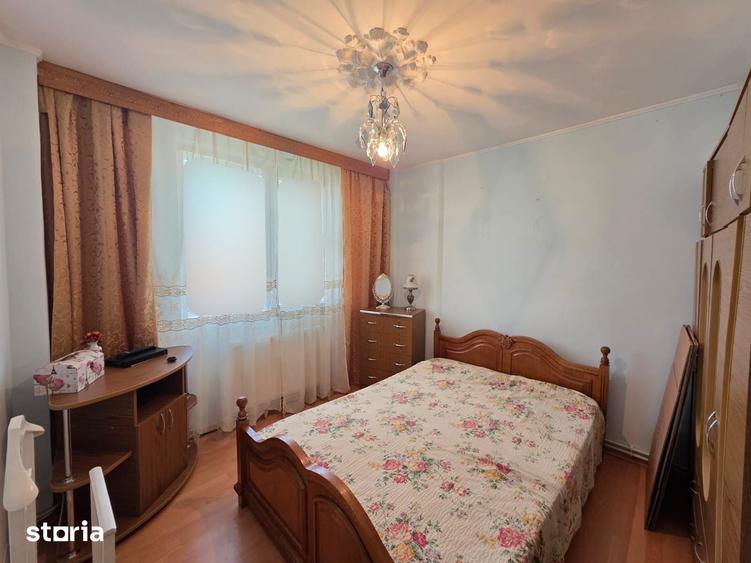 3 camere, decomandat, zona ultracentrala, etaj intermediar, mobilat - 1