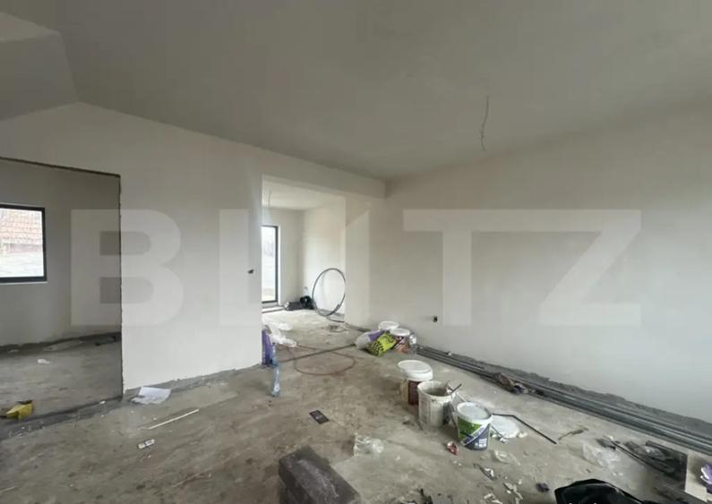 Casă cu 4 camere cu Teren 300 Mp în Lazuri