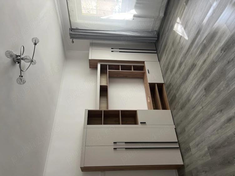 Apartament cu 3 camere decomandat în Exterior Vest
