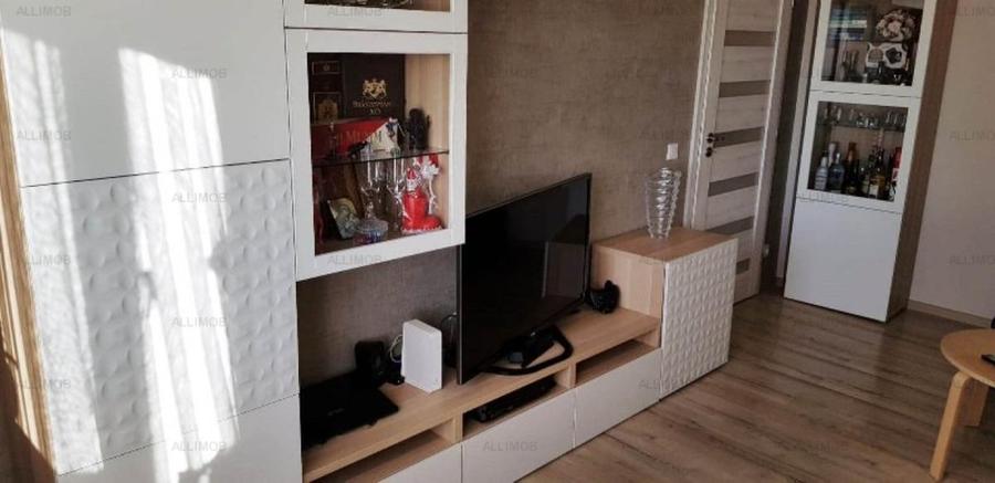 Apartament cu 3 camere decomandat în Ultracentral
