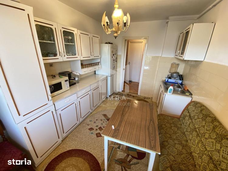 Apartament cu 3 camere decomandat în Tudor