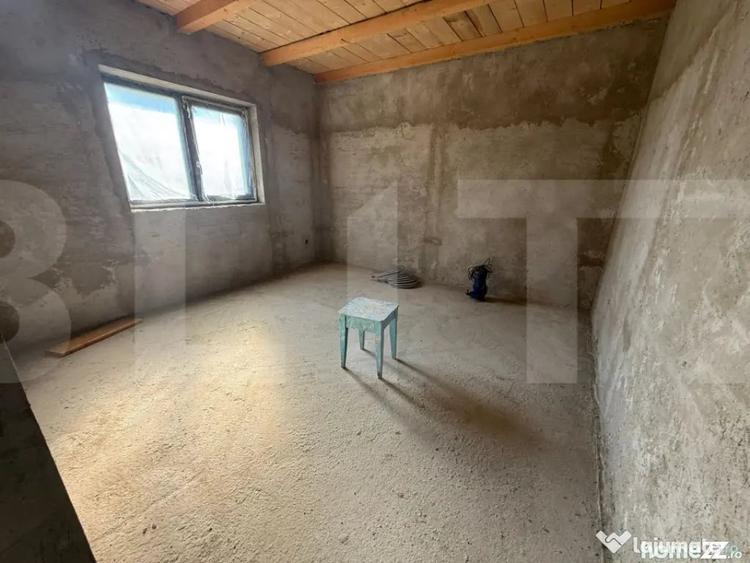 Casă cu 3 camere cu Teren 1200 Mp în Băiceni