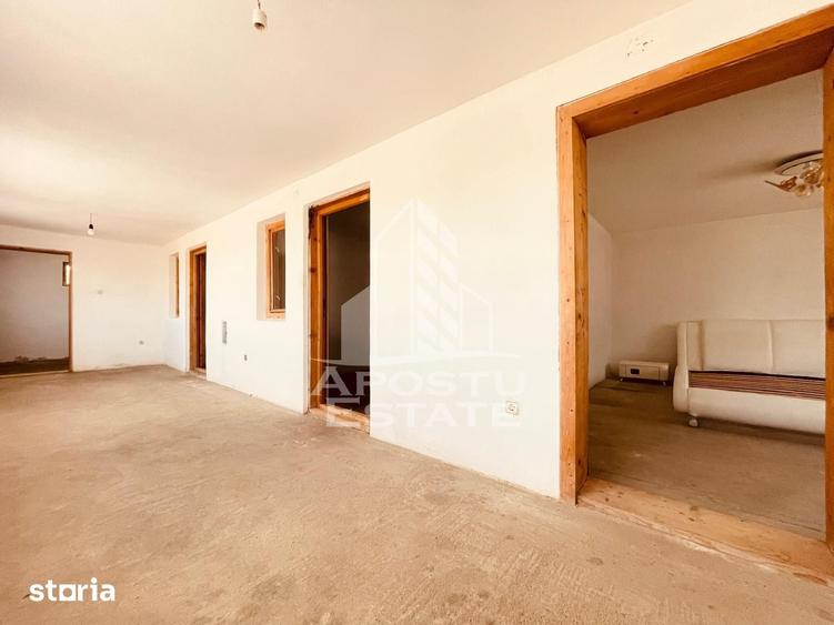 Casă cu 2 camere cu Teren 1472 Mp în Central