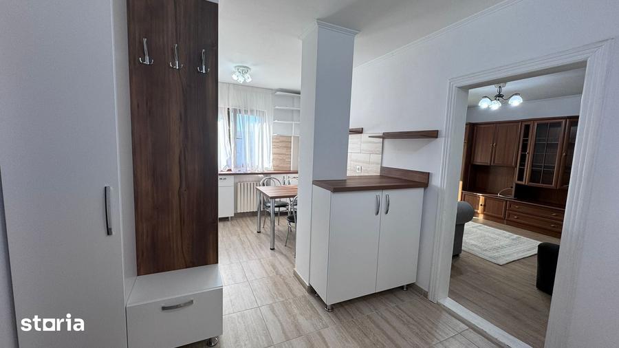 Apartament cu 4 camere semidecomandat în Central