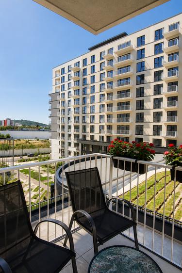 Apartament cu 2 camere semidecomandat în Podu Roș