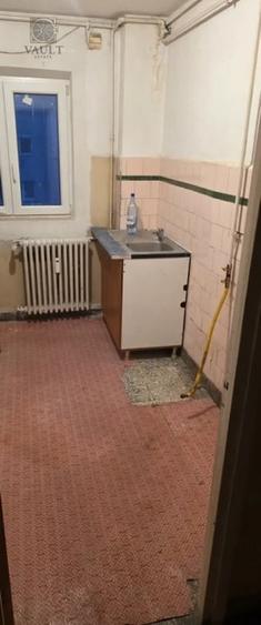 Apartament cu 3 camere decomandat în Titan