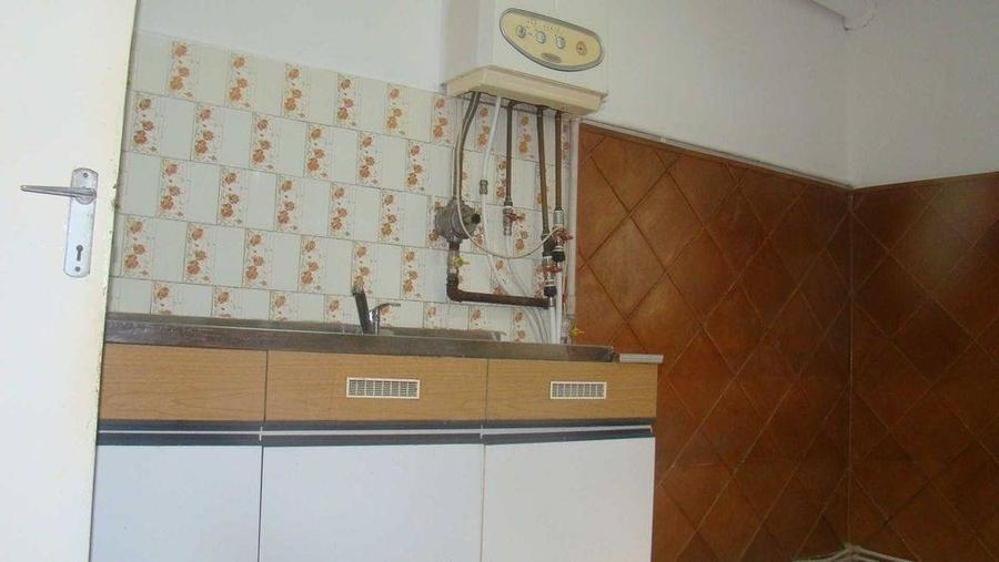 Apartament cu 3 camere în Zorilor