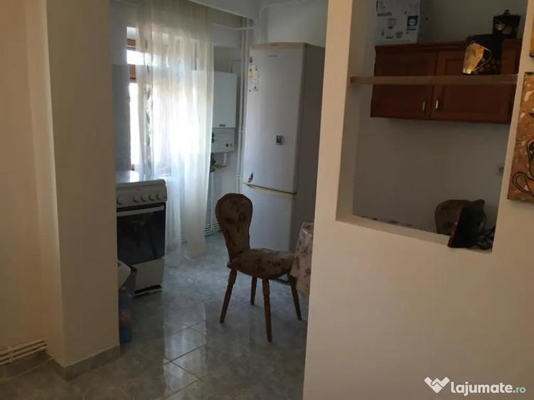 Apartament cu 3 camere decomandat în Independenței
