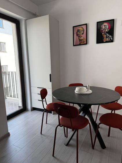 Apartament cu 3 camere decomandat în Ostroveni