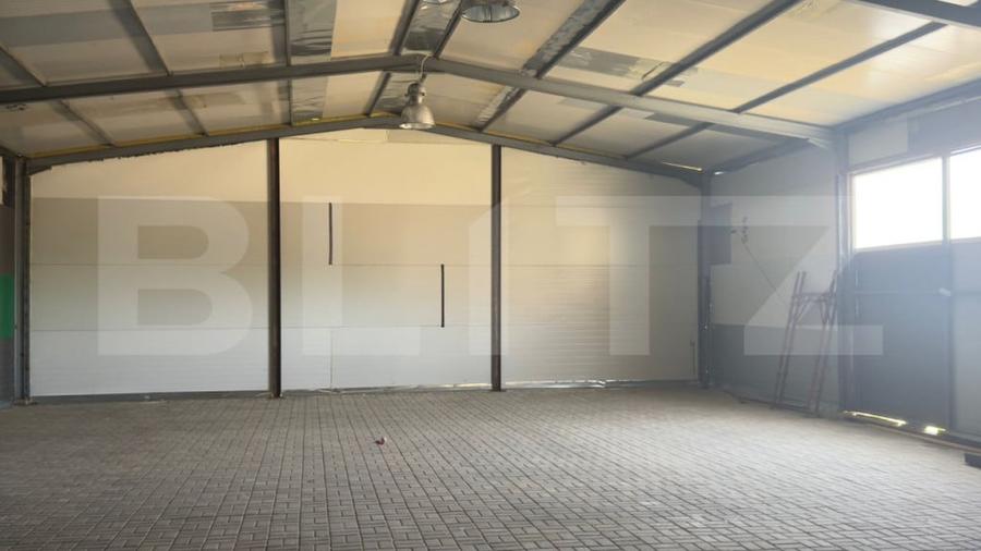 Spațiu comercial, de 320 mp, în Livezeni