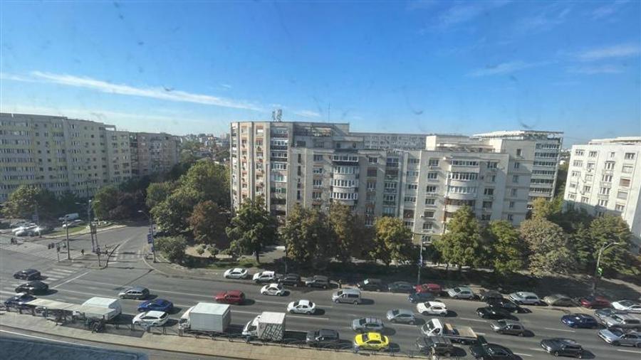 Apartament cu 2 camere semidecomandat în Vatra Luminoasă