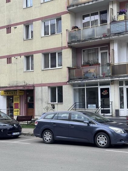 Spațiu comercial, de 64 mp, în Central