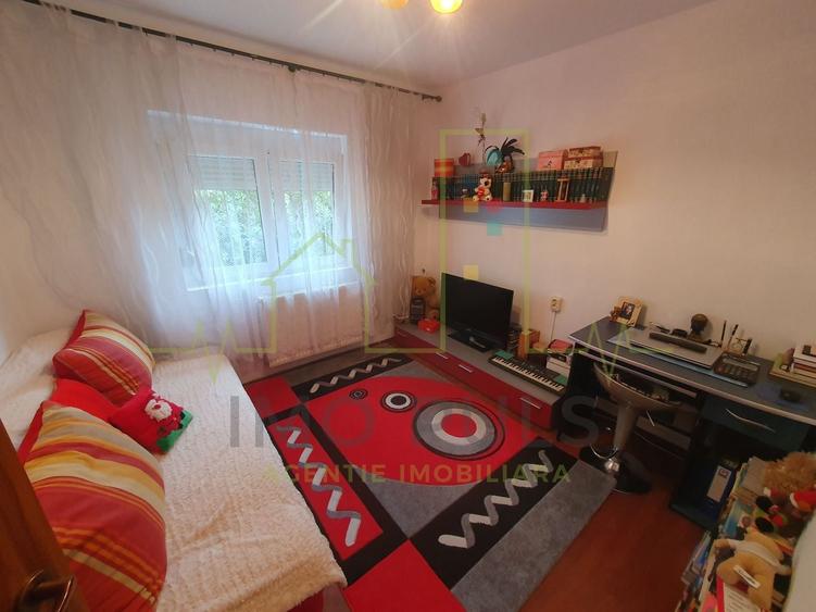 Apartament cu 2 camere decomandat, mobilat în Aradului