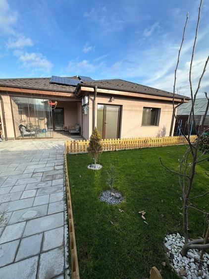 Casă cu 3 camere în Mărgineni