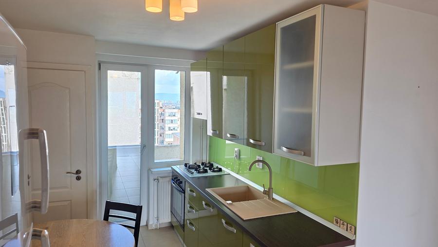 Apartament cu 3 camere decomandat în 22 Decembrie
