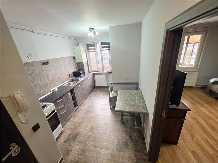 Apartament cu 2 camere semidecomandat în Cornișa