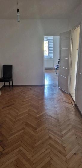 Apartament cu 3 camere semidecomandat în Ultracentral