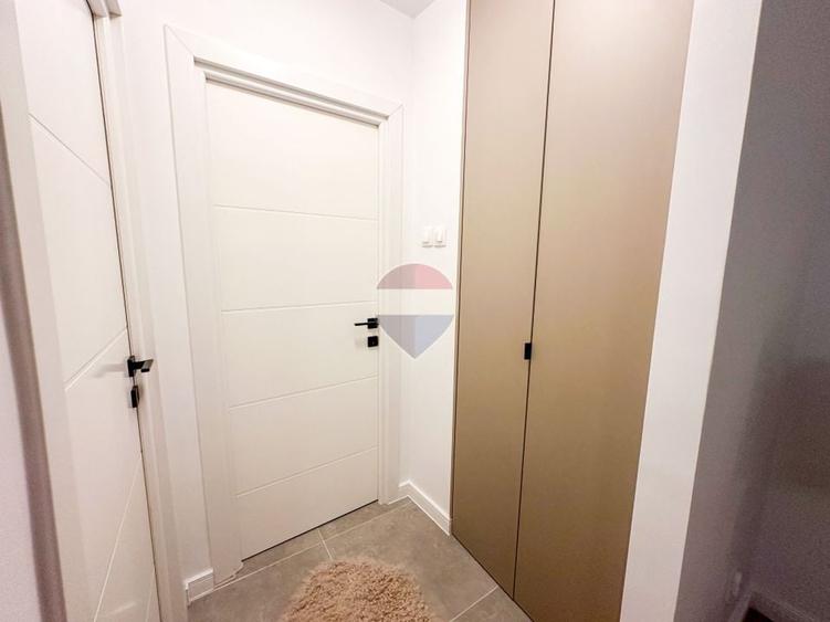 Apartament cu 2 camere semidecomandat, mobilat în P-ța Sfântul Ștefan