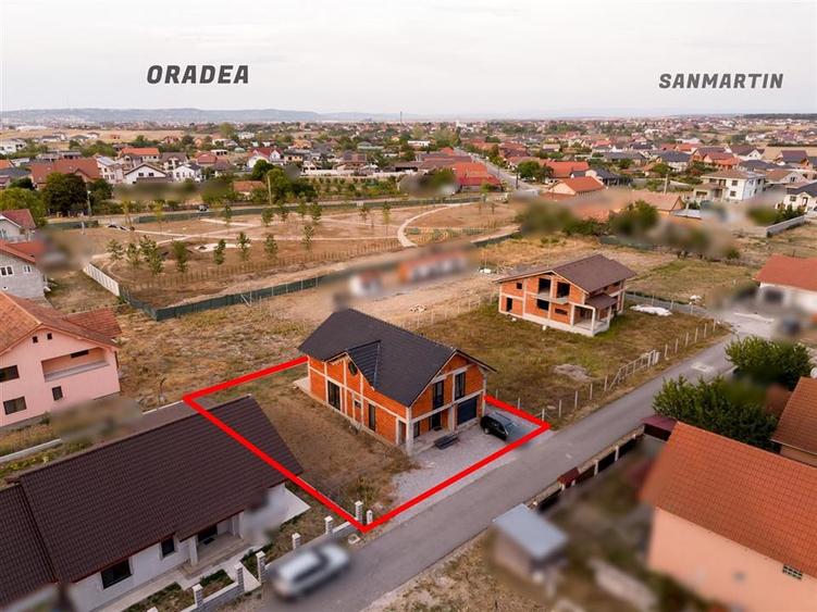 Casă cu 5 camere cu Teren 492 Mp în Cihei