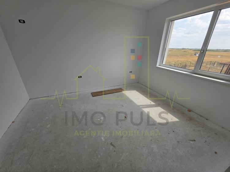 Duplex cu 5 camere cu Canalizare în Moșnița Veche