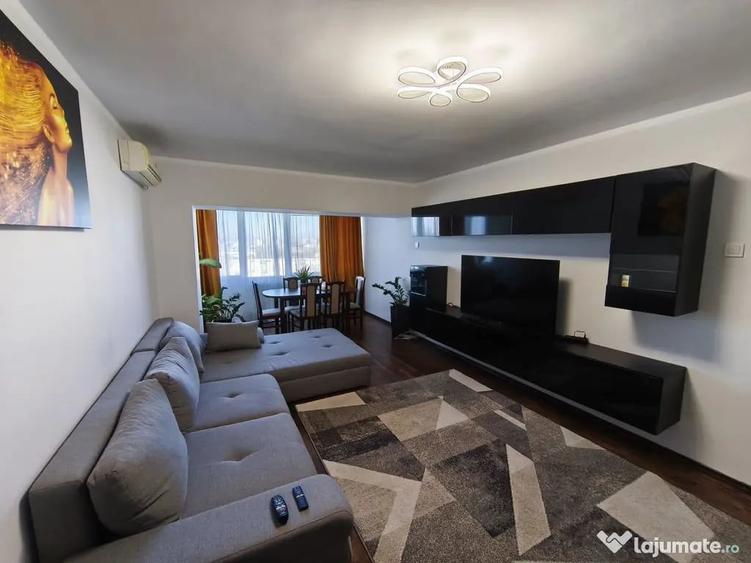 Apartament cu 3 camere decomandat în Faleză