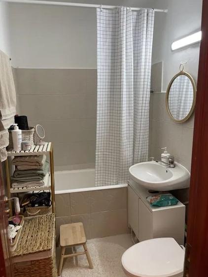 Apartament cu 3 camere semidecomandat în Metalurgie