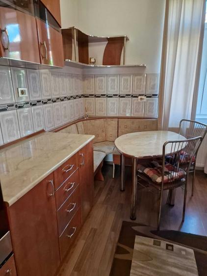 Apartament cu 2 camere decomandat în Petros