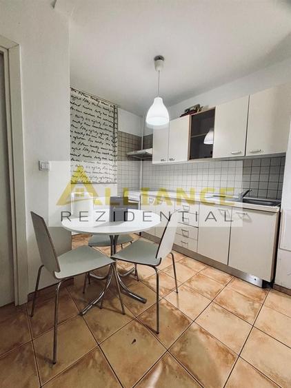 Apartament cu 3 camere decomandat, mobilat în Tineretului