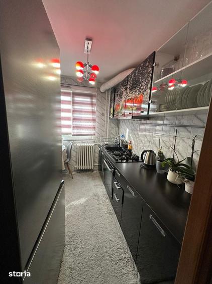 Apartament cu 3 camere semidecomandat în Militari