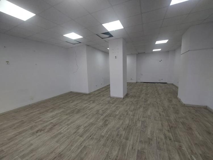 Spațiu comercial, de 106 mp, în Casa de Cultură