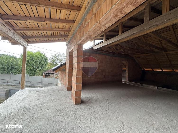 Casă cu 4 camere în Vitrometan