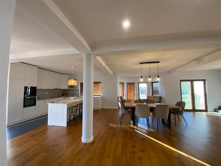 Casă individuală cu 6 camere cu Teren 923 Mp în Agrișu Mare