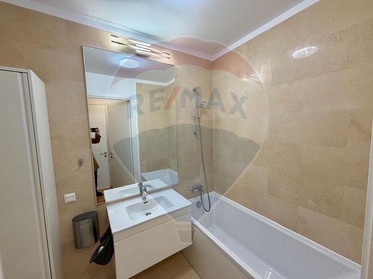 Apartament cu 3 camere decomandat în Domenii
