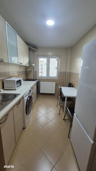 Apartament cu 3 camere decomandat în Tei