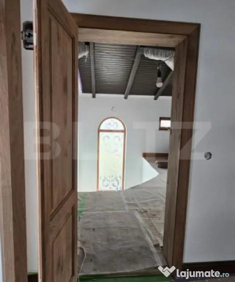 Casă cu 5 camere cu Teren 1000 Mp în Almașu Mic