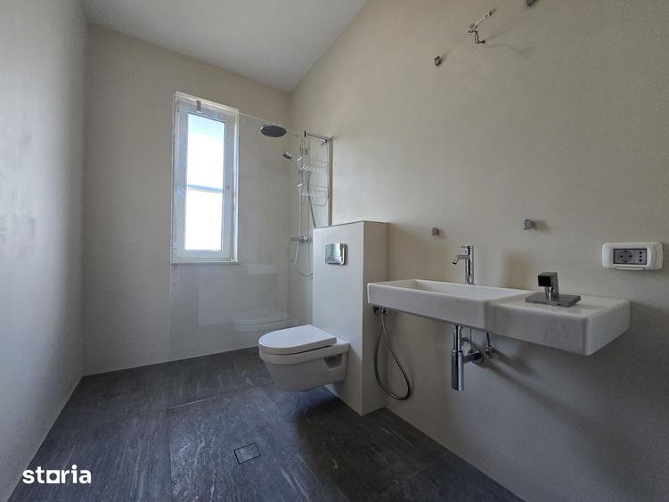 Casă cu 5 camere cu Teren 800 Mp în Nord