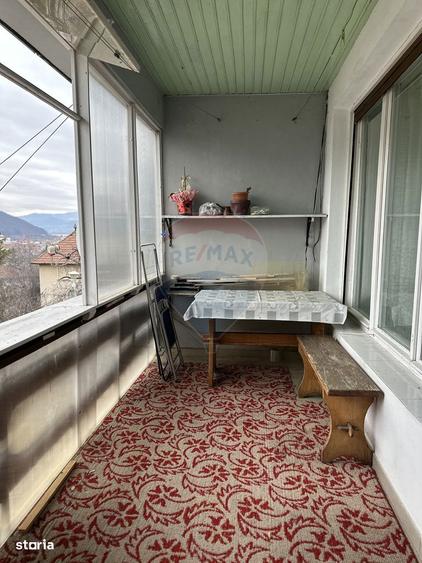 Apartament cu 4 camere, mobilat în Central