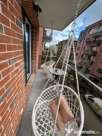 Apartament cu 2 camere semidecomandat în Chinteni