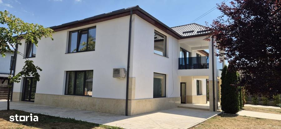 Casă cu 5 camere cu Teren 980 Mp în Livezeni