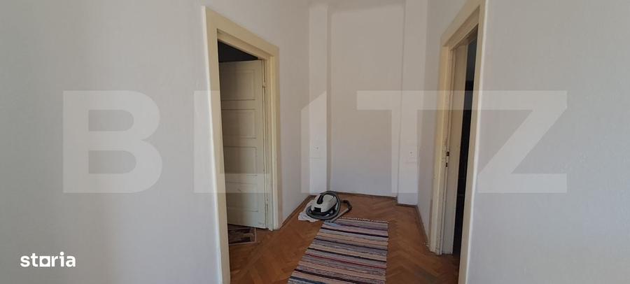 Casă cu 4 camere în Hurez