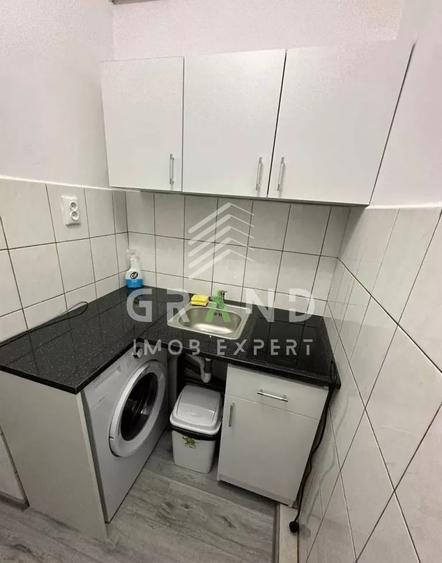 Garsonieră semidecomandată, mobilată în Mărăști