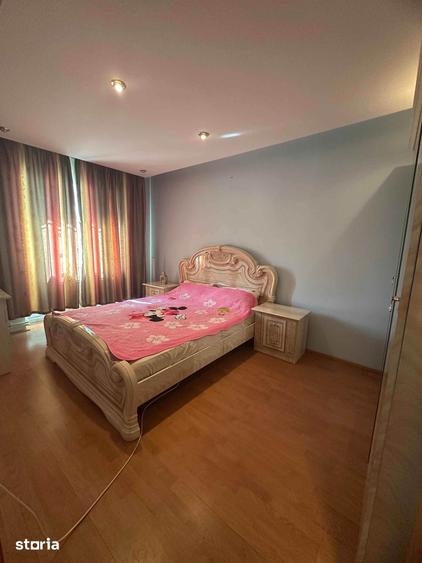 Apartament cu 3 camere decomandat în Obor