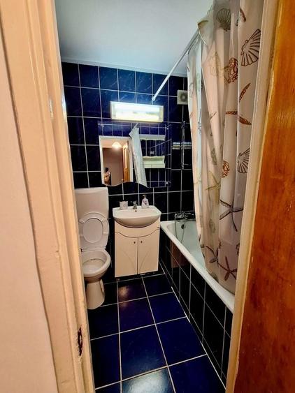 Inchiriere apartament cu 3 camere sector 4 - 12