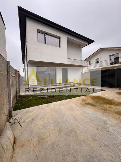 Duplex cu 4 camere decomandat cu Canalizare în Central