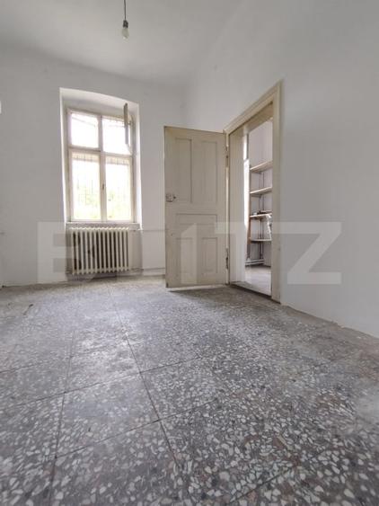 Casă individuală cu 6 camere cu Teren 365 Mp în Bălcescu