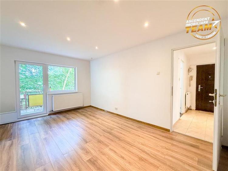 Apartament cu 3 camere decomandat în Lenin
